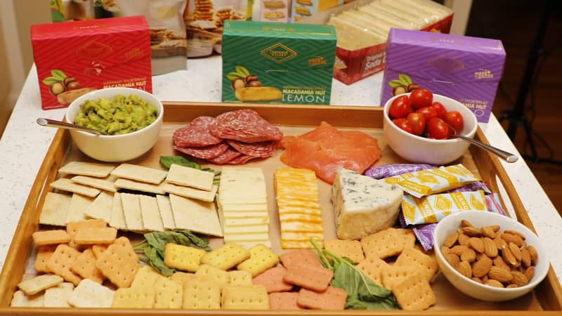 動画を読み込む: ENTERTAIN WITH DIAMOND BAKERY!